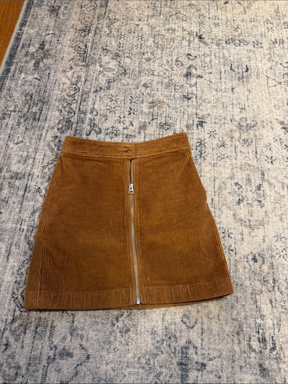 Wilfred -Corduroy Front-Zip Mini Skirt in Brown
